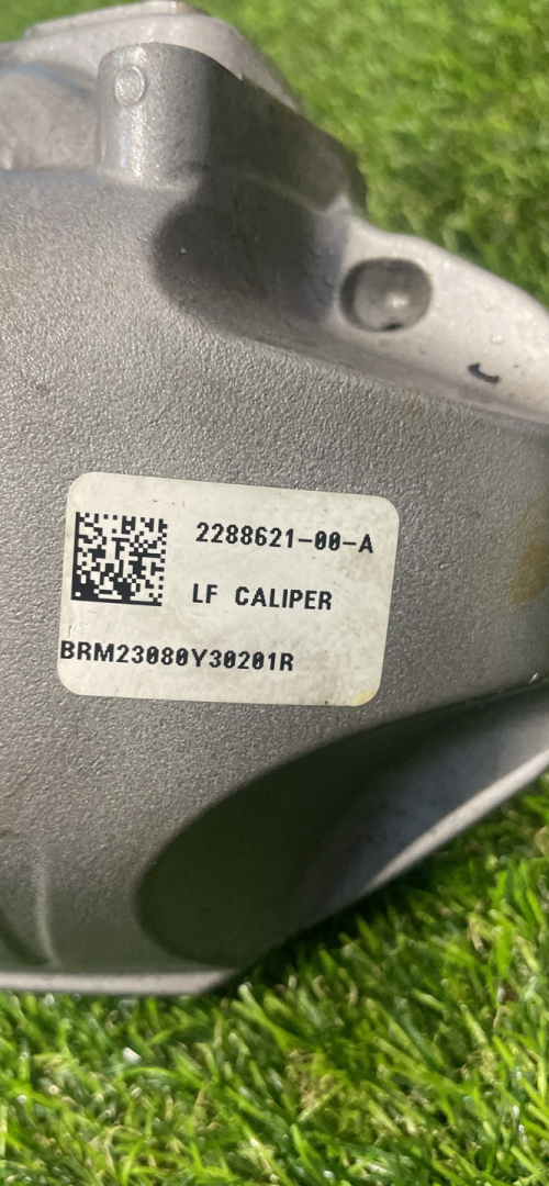 суппорт передний левый Tesla Model Y 1 поколение 2023, электро, полный привод, 2288621-00-A - фото №1