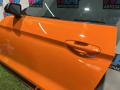 дверь передняя левая Ford Mustang 6 поколение S550 [рестайлинг] 2021, 2.3 л., бензин, АКПП, оранжевый, купе, задний привод - фото №2