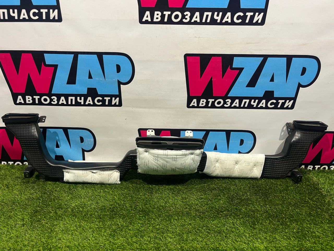 воздуховод печки Chevrolet TrailBlazer 3 поколение 2022, 1.3 л., бензин, вариатор, оранжевый, хетчбэк 5 дв., полный привод, 42769675 - фото №1