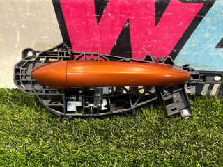 ручка наружная Chevrolet TrailBlazer 3 поколение 2022, 1.3 л., бензин, вариатор, оранжевый, хетчбэк 5 дв., полный привод, 13515503