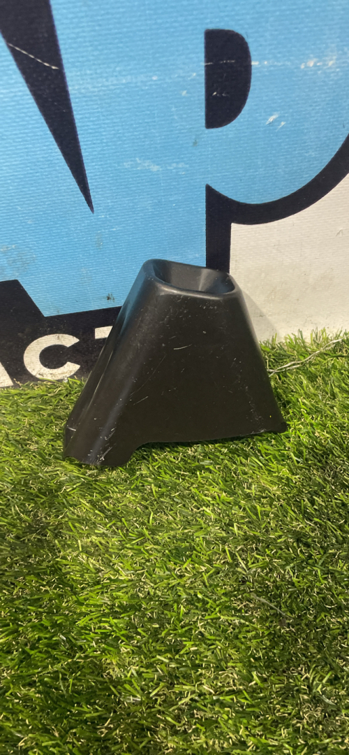 кронштейн (крепление) Tesla Model Y 1 поколение 2023, электро, полный привод, 1514466-00-A - фото №1