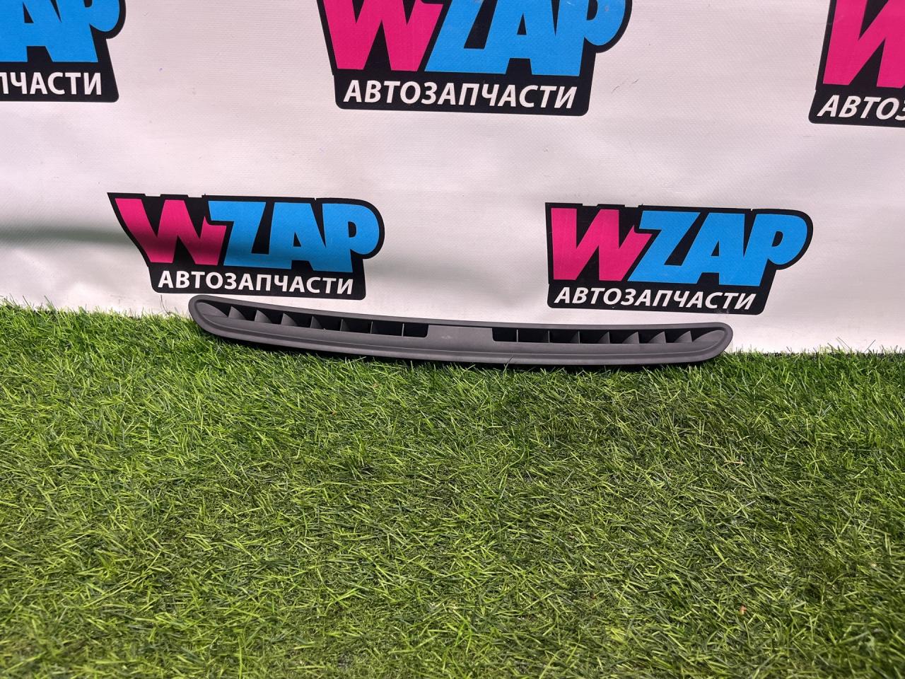 накладка на торпедо (консоль) Mini Clubman 2 поколение (F54) 2017, 2.0 л., бензин, АКПП, передний привод - фото №1