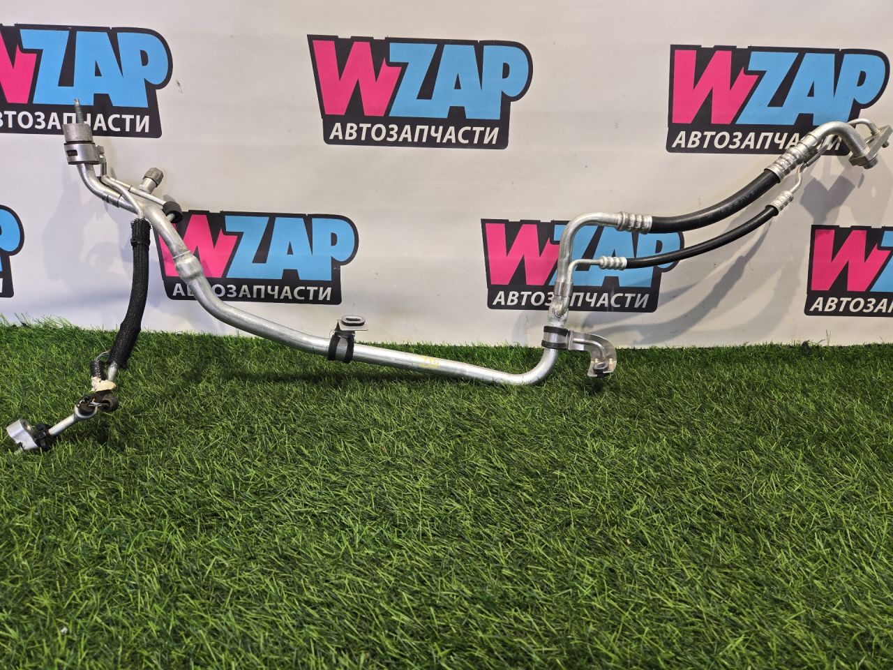 трубка кондиционера RAM 1500 5 поколение (2018 - 2024), бензин, АКПП, пикап, P68277009AC, 68308727AA - фото №1