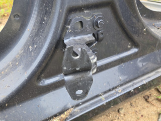 петля двери Tesla Model 3 1 поколение (2017 - 2026)