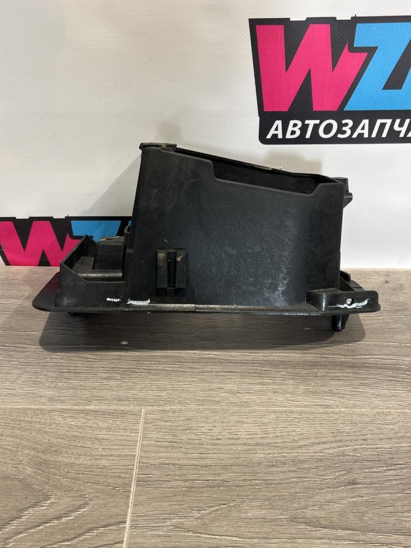 кронштейн (крепление) Volkswagen Jetta 7 поколение 2019, 1.4 л., бензин, МКПП, черный, седан, передний привод, 17A864761B - фото №1