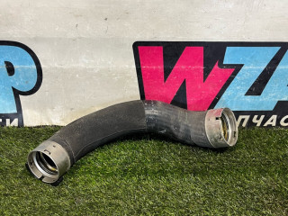 патрубок интеркулера Mini Countryman 2 поколение [рестайлинг] F60 2021, 2.0 л., бензин, АКПП, внедорожник 5 дв., полный привод, правый руль, 8676829