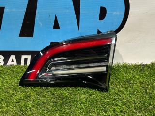 фонарь крышки багажника правый Tesla Model Y 1 поколение 2022, электро, белый, 1502089-00-B