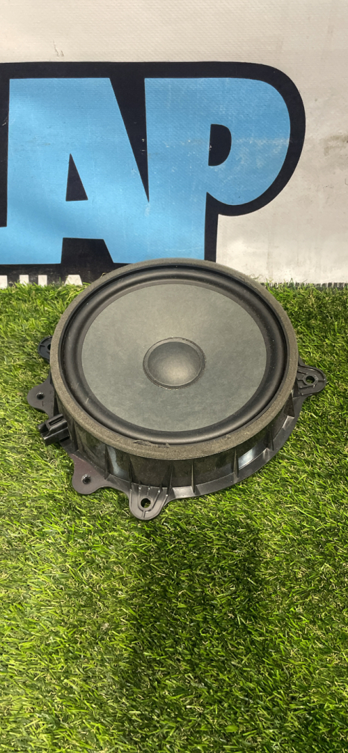 динамик Tesla Model Y 1 поколение 2022, электро, белый, 1079744-00-E - фото №1