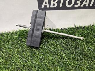 крепление аккумулятора Ford Mustang 6 поколение S550 [рестайлинг] 2021, 2.3 л., бензин, АКПП, оранжевый, купе, задний привод, F75B-10747-AA