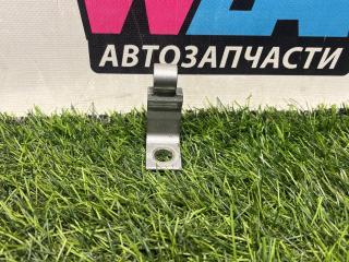 петля двери Volkswagen Passat B8 2016, 2.0 л., дизель, универсал, передний привод, правый руль, 8X0831404E