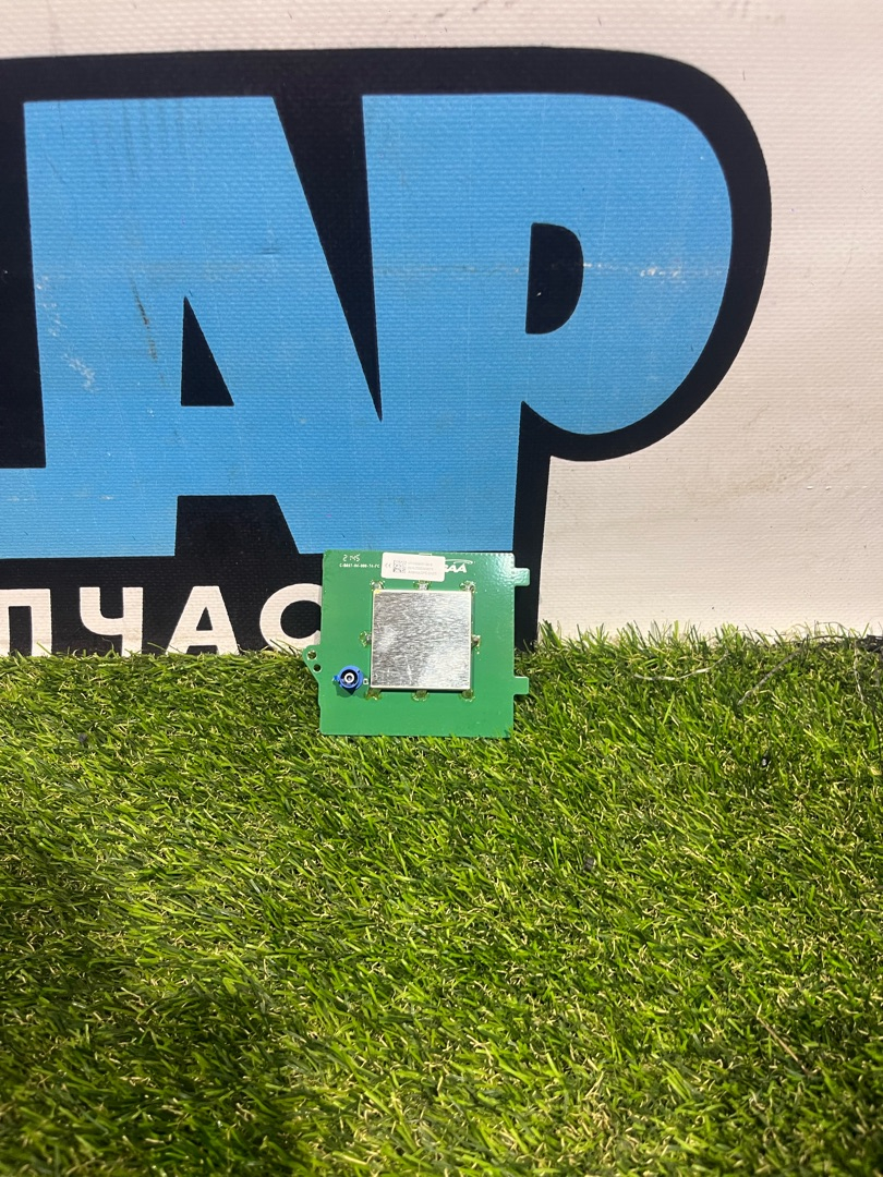 антенна навигации Tesla Model Y 1 поколение 2022, электро, белый, 1599097-00-B - фото №1