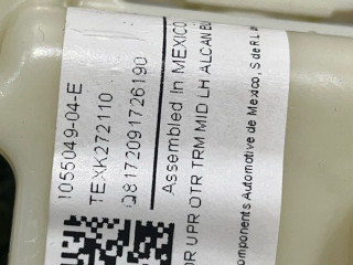 молдинг двери задней левой Tesla Model X 1 поколение 2017, электро, белый, 1055049-04-E