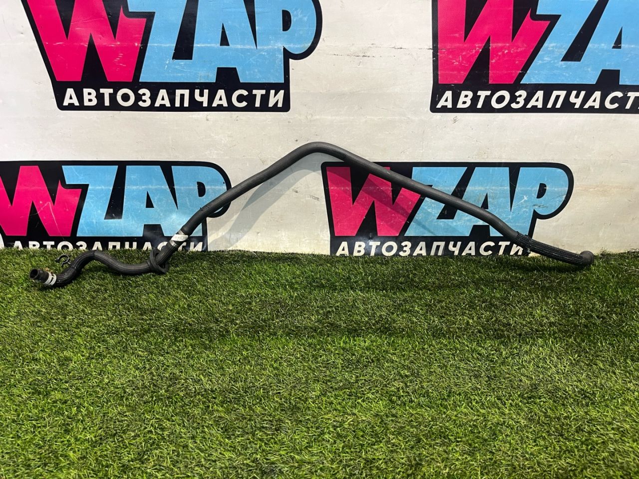 патрубок радиатора Tesla Model X 1 поколение 2017, электро, белый, 1041526-00-G - фото №1