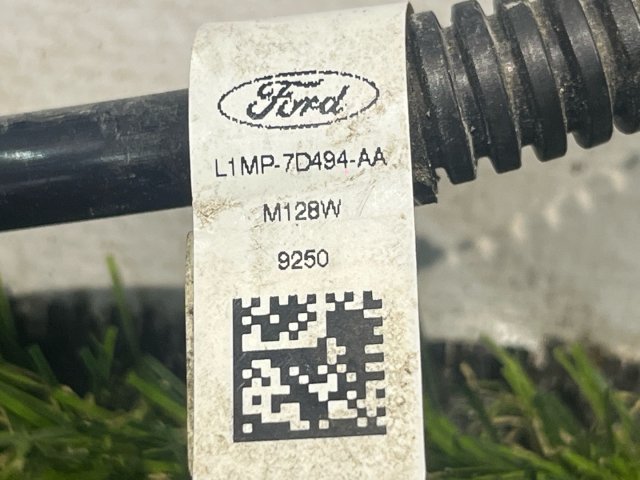 трубка вакуумная усилителя тормозов Ford Explorer 6 поколение U625 2020, 2.3 л., бензин, АКПП, внедорожник 5 дв., L1MP-7D494-AA - фото №1