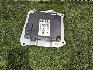модуль управления двери Tesla Model X 1 поколение 2017, электро, белый, 1048860-00-B