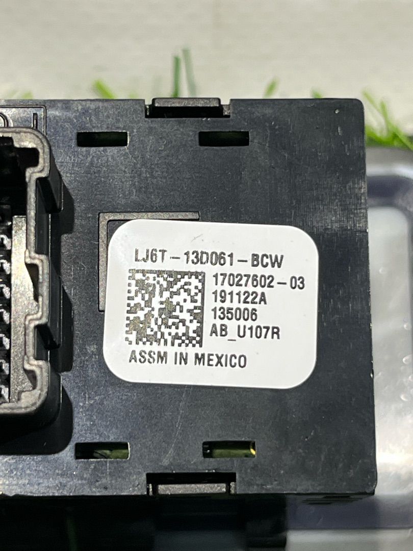 переключатель света Ford Escape 4 поколение CX482 2020, 1.5 л., бензин, АКПП, внедорожник 5 дв., LJ6T-13D061-BCW - фото №1