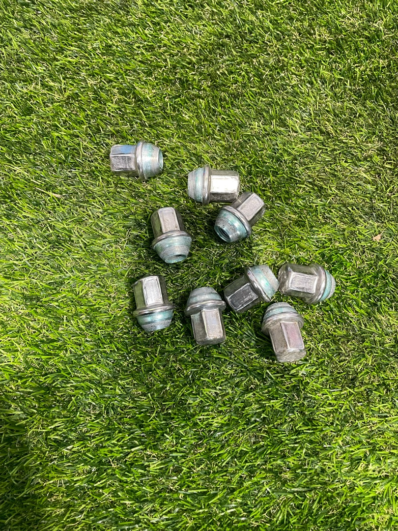 гайка колесная Buick Encore GX 1 поколение 2023, 1.2 л., бензин, АКПП, внедорожник 5 дв., передний привод - фото №1