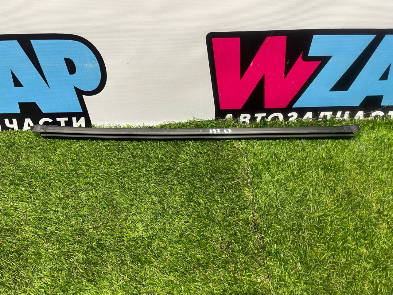 Уплотнитель стекла Ford Escape 4 поколение CX482 2021, 1.5 л., бензин, АКПП, внедорожник 5 дв., полный привод - фото №1