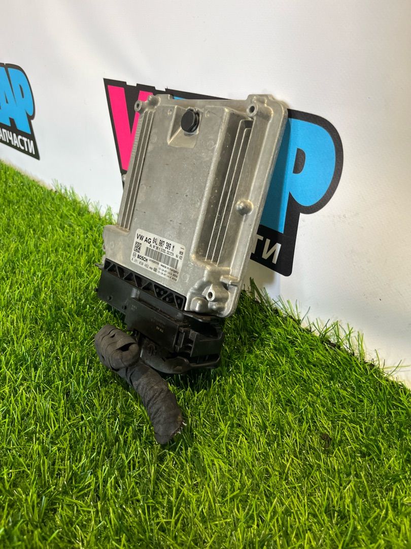 блок управления двигателем Volkswagen Passat B8 2016, 2.0 л., дизель, универсал, передний привод, правый руль, 04L907309M - фото №1