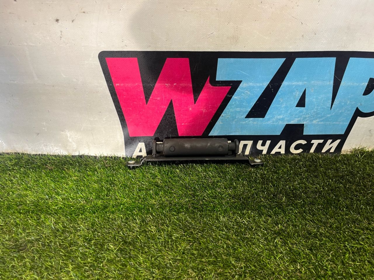 отбойник крышки багажника Ford Escape 4 поколение CX482 2021, 1.5 л., бензин, АКПП, внедорожник 5 дв., передний привод - фото №1