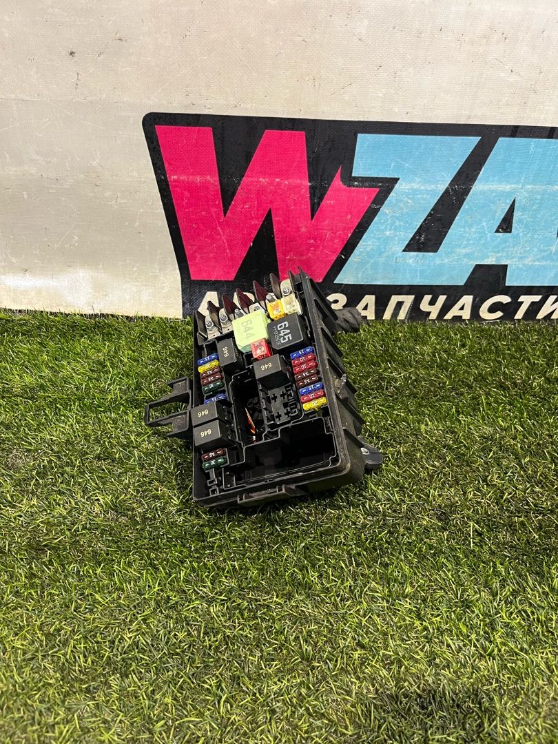 блок предохранителей Volkswagen Tiguan 2 поколение 2020, 2.0 л., бензин, АКПП, внедорожник 5 дв., 5Q0907361D - фото №1