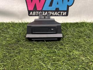 разъем AUX / USB Mercedes-Benz GLA-Класс H247 [рестайлинг] 2023, 2.0 л., бензин, АКПП, белый, A2478203902