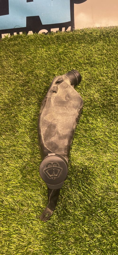 горловина бачка омывателя Tesla Model Y 1 поколение 2023, электро, полный привод, 1623902-00-B - фото №1