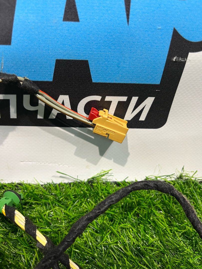 дверная проводка Volkswagen Passat B8 2016, 2.0 л., дизель, универсал, передний привод, правый руль, 3G0971693D - фото №1