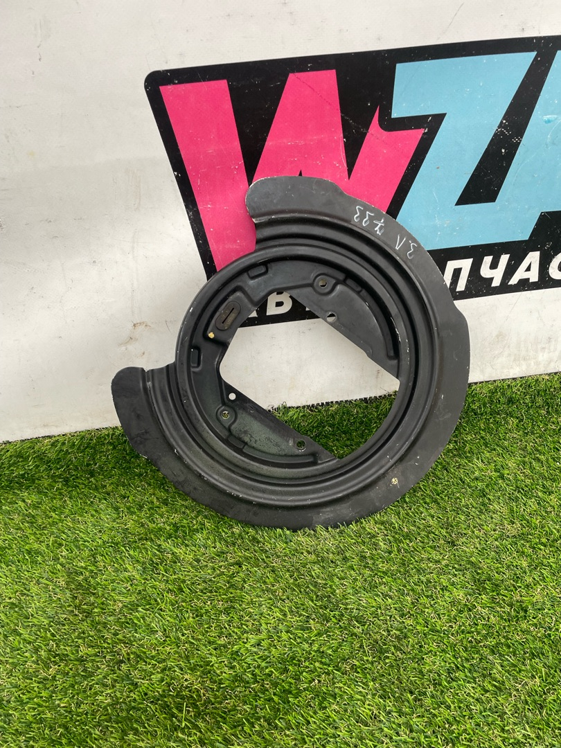 защитный кожух тормозного механизма Jeep Wrangler 4 поколение 2020, 2.0 л., бензин, АКПП, внедорожник 5 дв., полный привод - фото №1