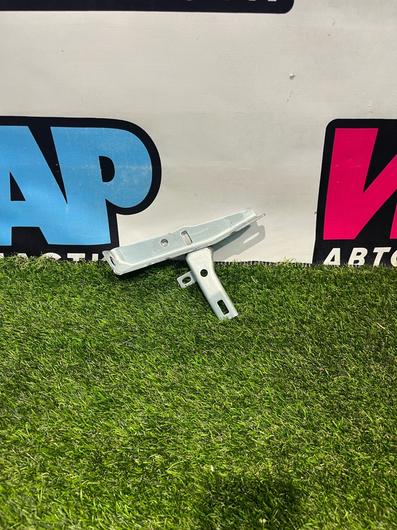 кронштейн (крепление) Tesla Model Y 1 поколение 2022, электро, белый, 1519460-00-B - фото №1