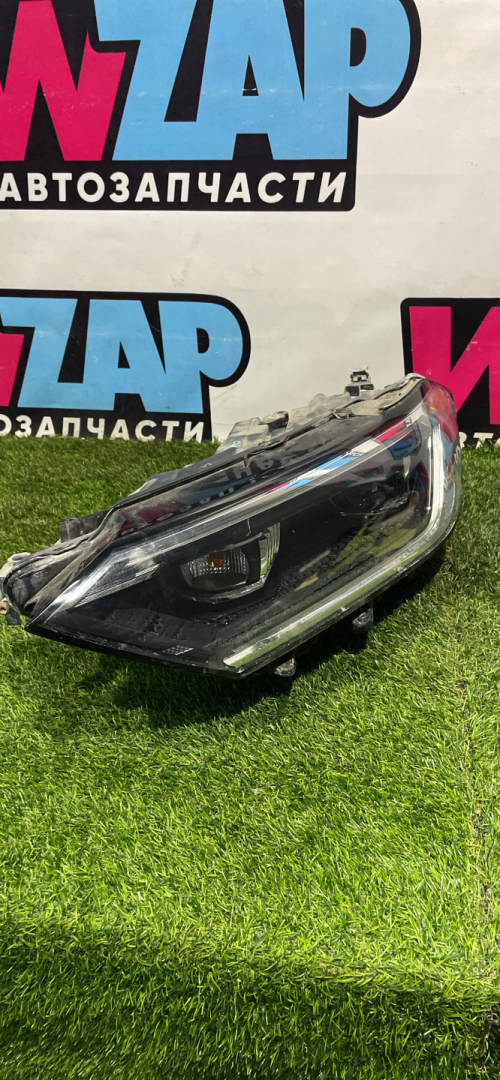 фара левая Volkswagen Jetta 7 поколение 2019, 1.4 л., бензин, АКПП, седан, передний привод, 17A941035C - фото №1