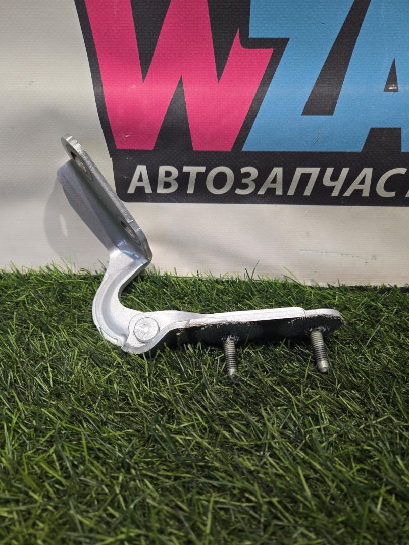 петля крышки багажника Ford Escape 4 поколение CX482 2020, 1.5 л., бензин, АКПП, внедорожник 5 дв., LJ6B-S42900-AB - фото №1