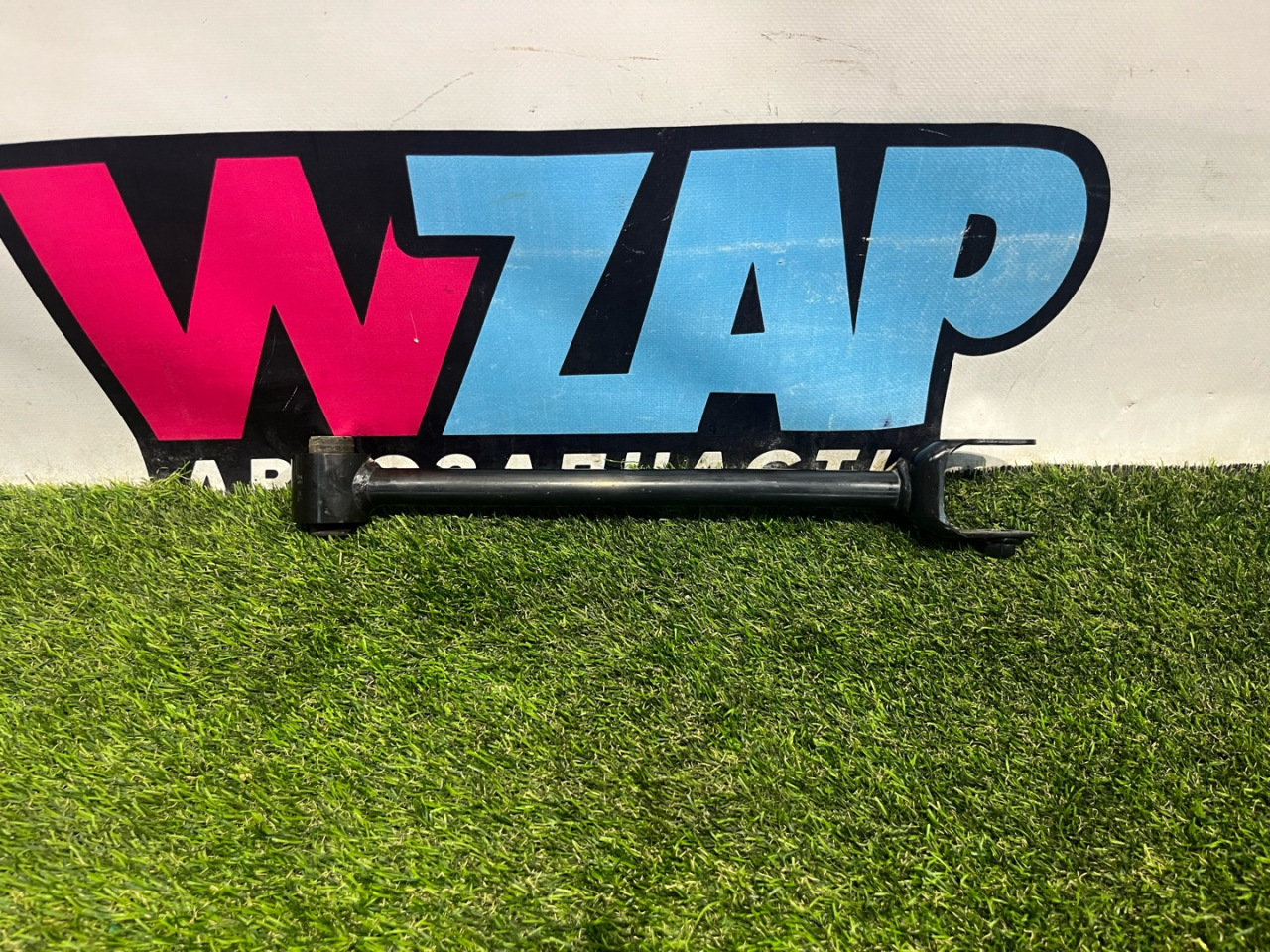 рычаг задний нижний Fiat 124 2018, 1.4 л., бензин, МКПП, серы, родстер, задний привод - фото №1