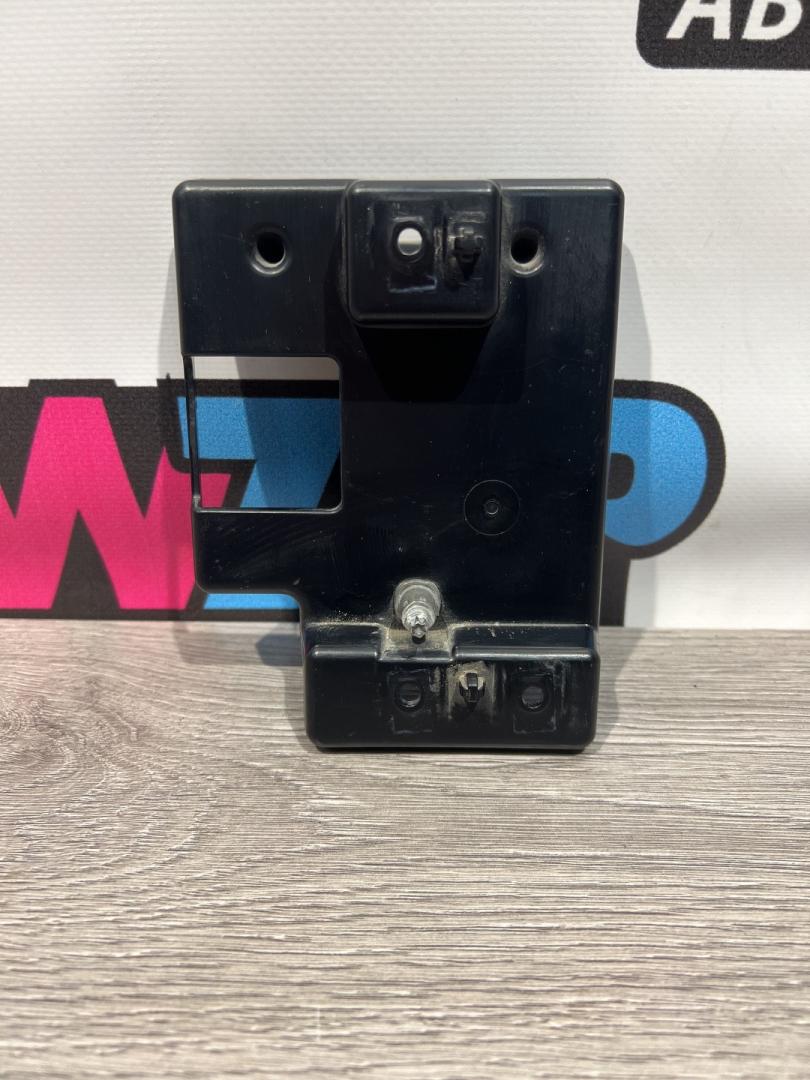 Кронштейн крепления радара Ford Explorer 6 поколение U625 2020, 2.3 л., бензин, белый, задний привод, L1MB-14CO22-A - фото №1