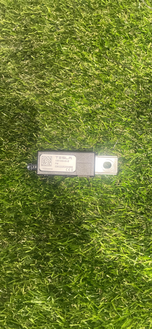 усилитель антенны Tesla Model Y 1 поколение 2023, электро, полный привод, 1551330-00-B - фото №1