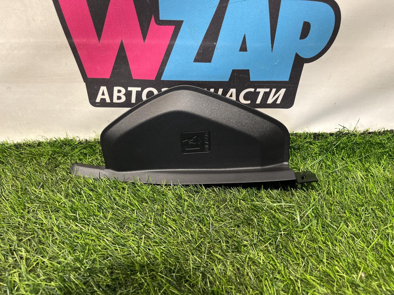 заглушка в торпедо левая Ford Escape 4 поколение CX482 2021, 1.5 л., бензин, АКПП, внедорожник 5 дв., передний привод, LJ6B-S044C61-A - фото №1