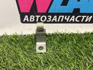 петля двери Volkswagen Passat B8 2016, 2.0 л., дизель, универсал, передний привод, правый руль, 8X0831404E