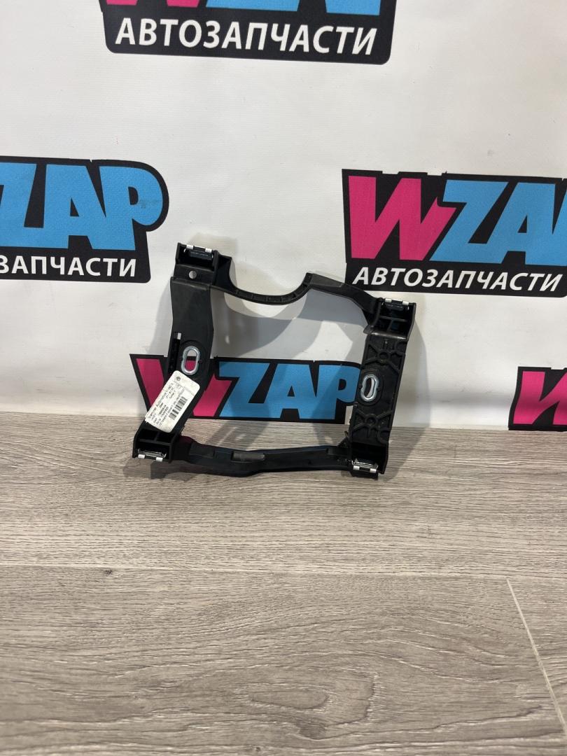 кронштейн (крепление) Volkswagen Jetta 7 поколение 2019, 1.4 л., бензин, МКПП, черный, седан, передний привод, 17A863525 - фото №1