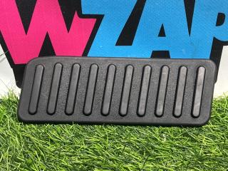 Панель для отдыха ноги Ford Mustang 6 поколение S550 [рестайлинг] 2018, 2.3 л., бензин, АКПП, желтый, купе, задний привод, FR3B-6312020-ACW