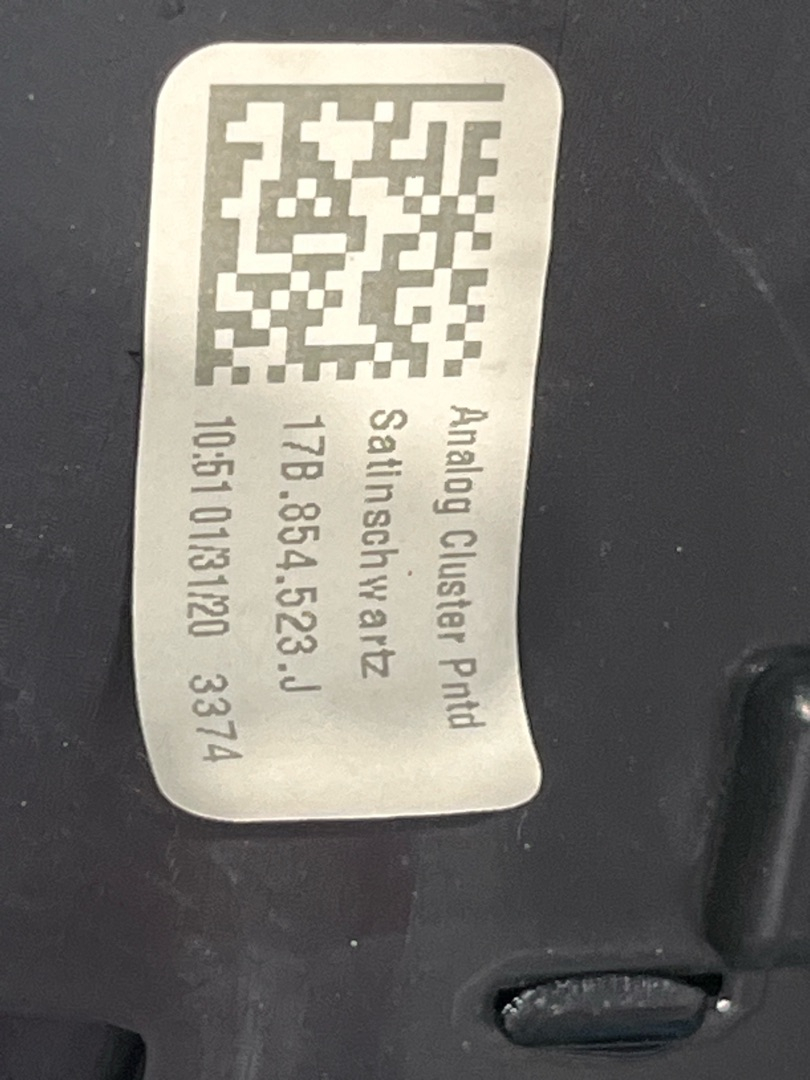 накладка на торпедо (консоль) Volkswagen Jetta 7 поколение 2020, 1.4 л., бензин, АКПП, седан, передний привод, 17B854523J - фото №1