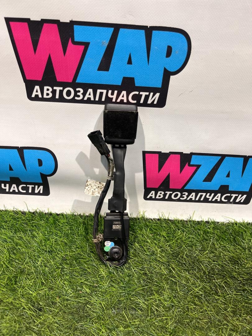 замок ремня безопасности Ford Escape 4 поколение CX482 2021, 1.5 л., бензин, АКПП, внедорожник 5 дв., передний привод, LJ6BS61208AB3JA6 - фото №1