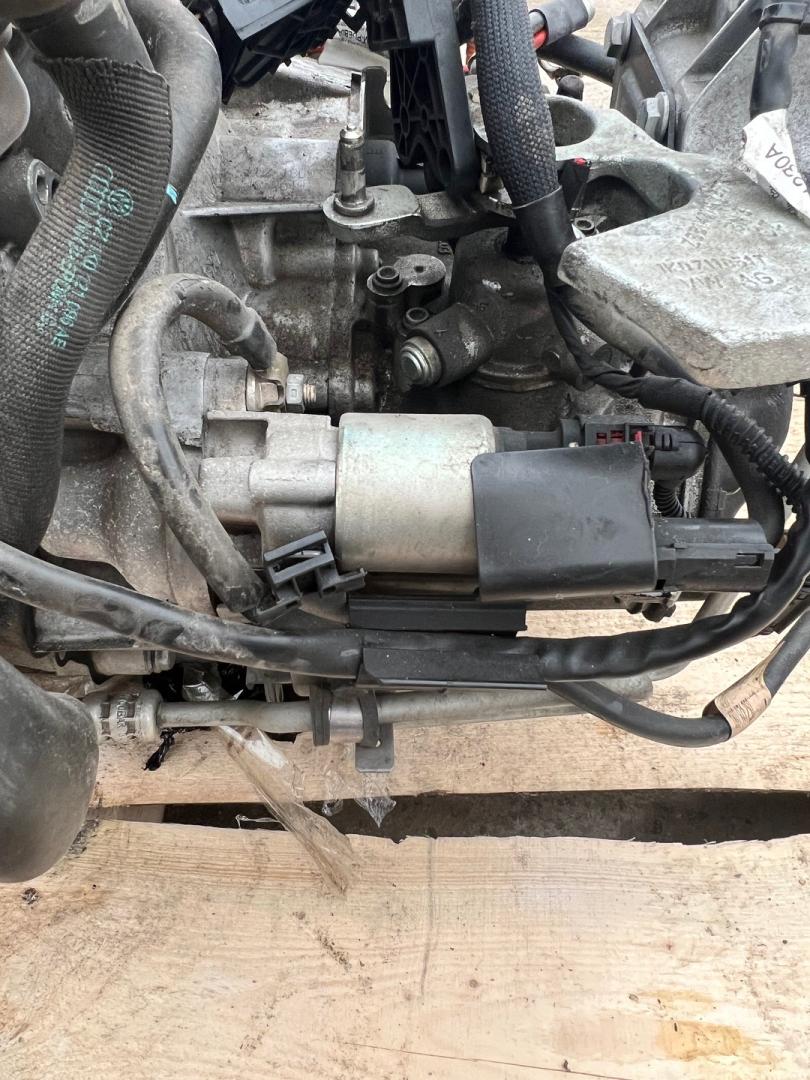 стартер Volkswagen Jetta 6 поколение 2014, 1.4 л., бензин, МКПП, седан, передний привод - фото №1