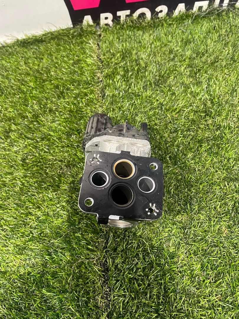 клапан EGR Ford Mustang 7 поколение S650 2024, 2.3 л., бензин, АКПП, черный, купе, задний привод, P2GE-9D460-AD - фото №1