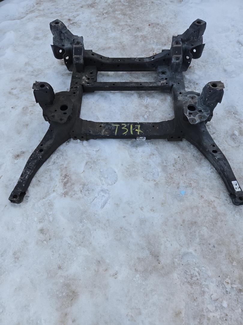 балка подвески передняя (подрамник) Ford Explorer 6 поколение U625 2020, 2.3 л., бензин, белый, задний привод - фото №1