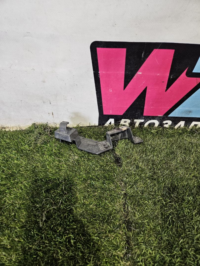 Крепление бампера заднего Buick Encore GX 1 поколение 2020 - фото №1