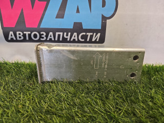 кронштейн переднего бампера Tesla Model 3 1 поколение [рестайлинг] 2022, 1109193-00-C