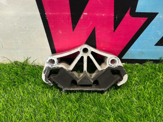 подушка крепления КПП Ford Mustang 6 поколение S550 [рестайлинг] 2020, 2.3 л., бензин, АКПП, белый, кабриолет, задний привод, FR3C-7E373-A