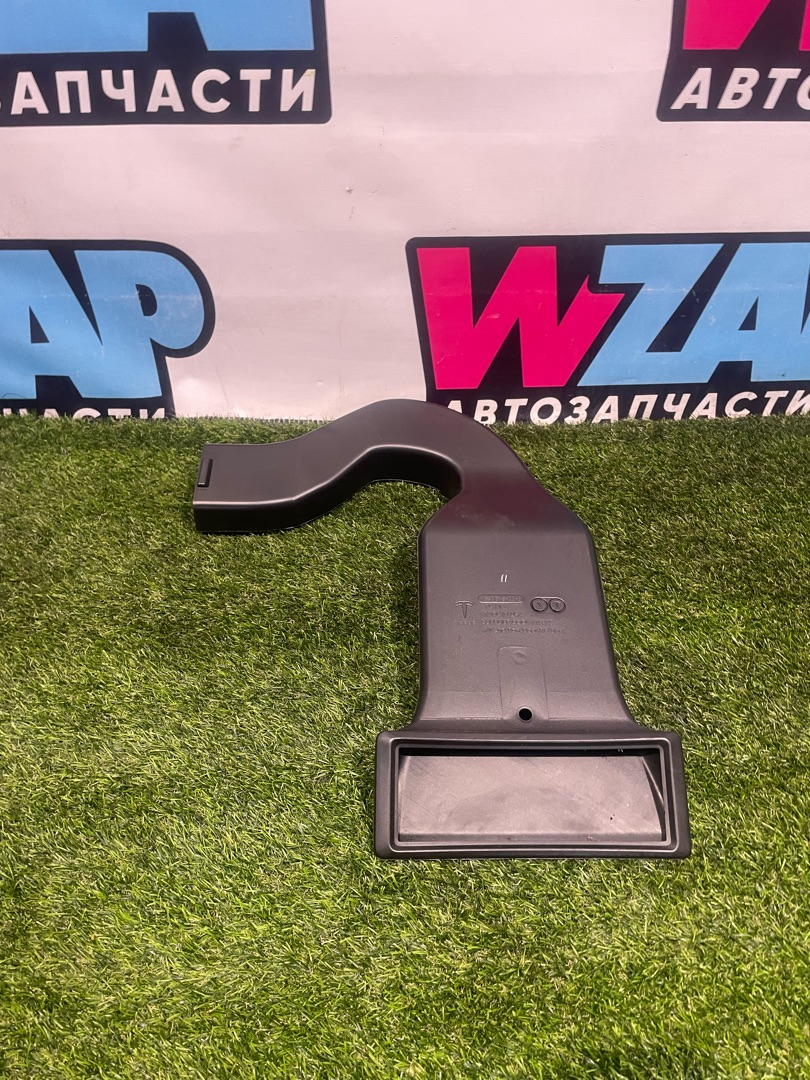 воздуховод печки Tesla Model Y 1 поколение 2023, электро, полный привод, 1640615-00-B - фото №1