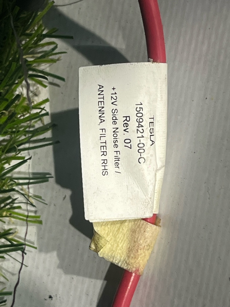 антенна Tesla Model Y 1 поколение 2022, электро, белый, 1509421-00-C - фото №1