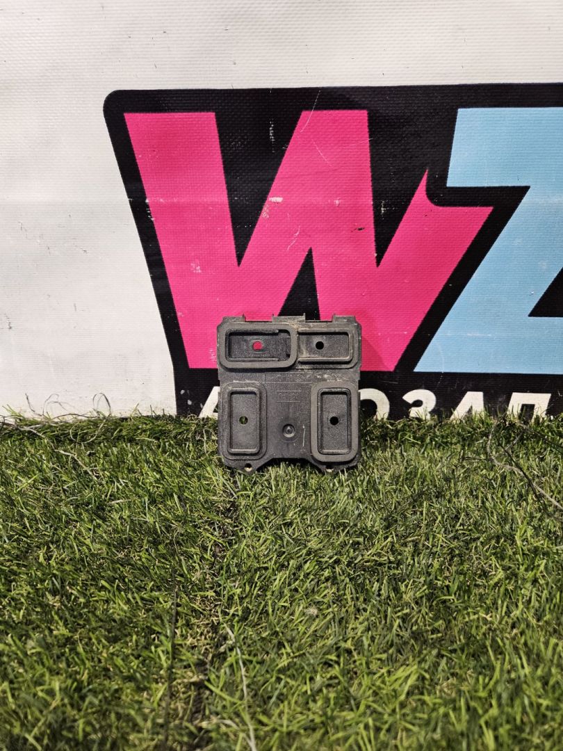 датчик мертвых (слепых) зон Ford Escape 4 поколение CX482 2021, 1.5 л., бензин, АКПП, внедорожник 5 дв., передний привод, LJ6T-14D189-AX - фото №1